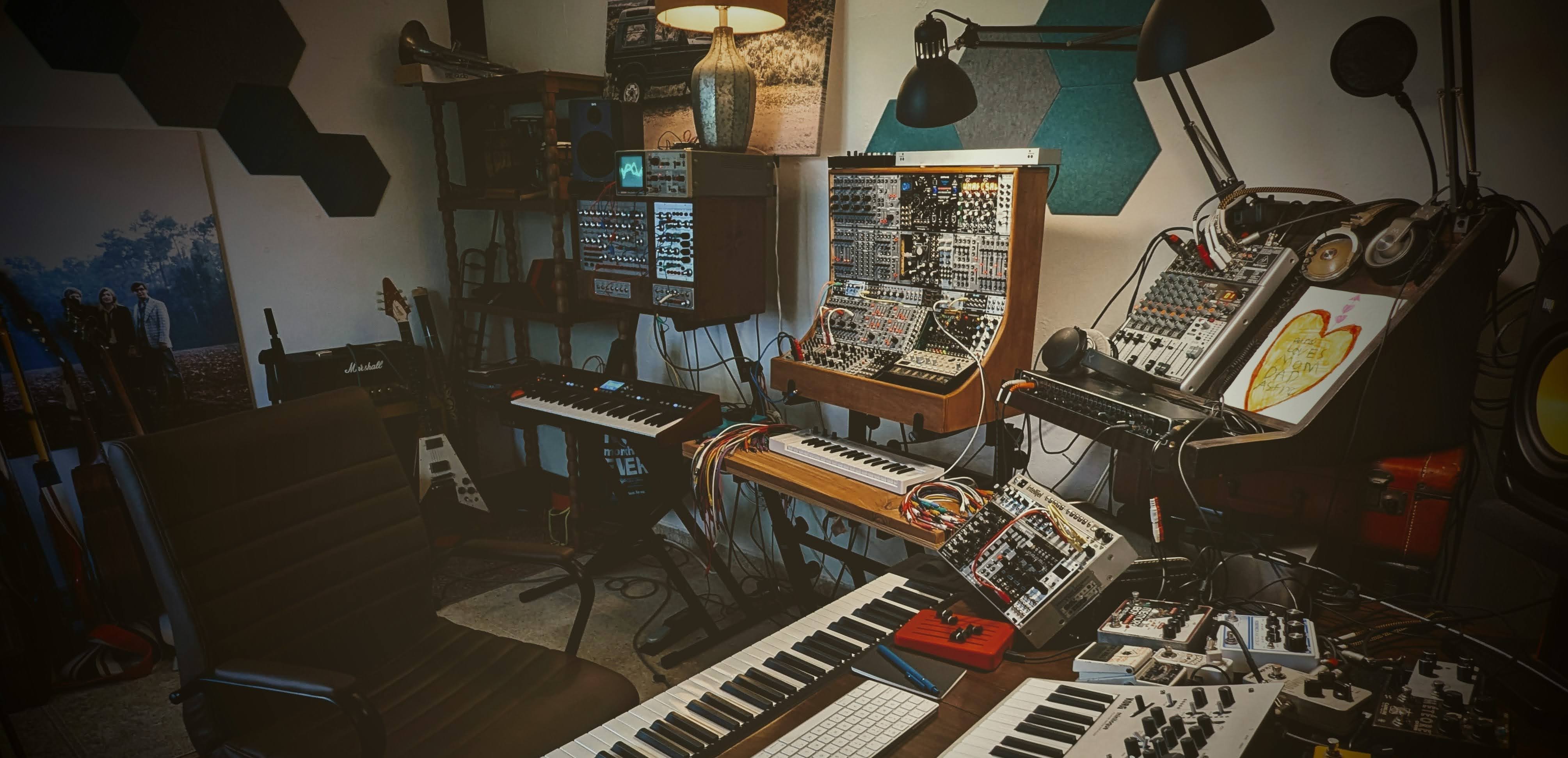 Neal's Studio - Añasco, PR